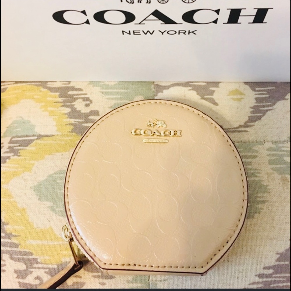 💗NWT Coach compact wallet